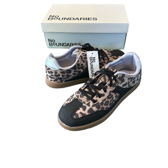 NEW-No Boundaries Women’s Leopard Animal Print Sneakers w/black & white size 8 - Picture 1 of 7
